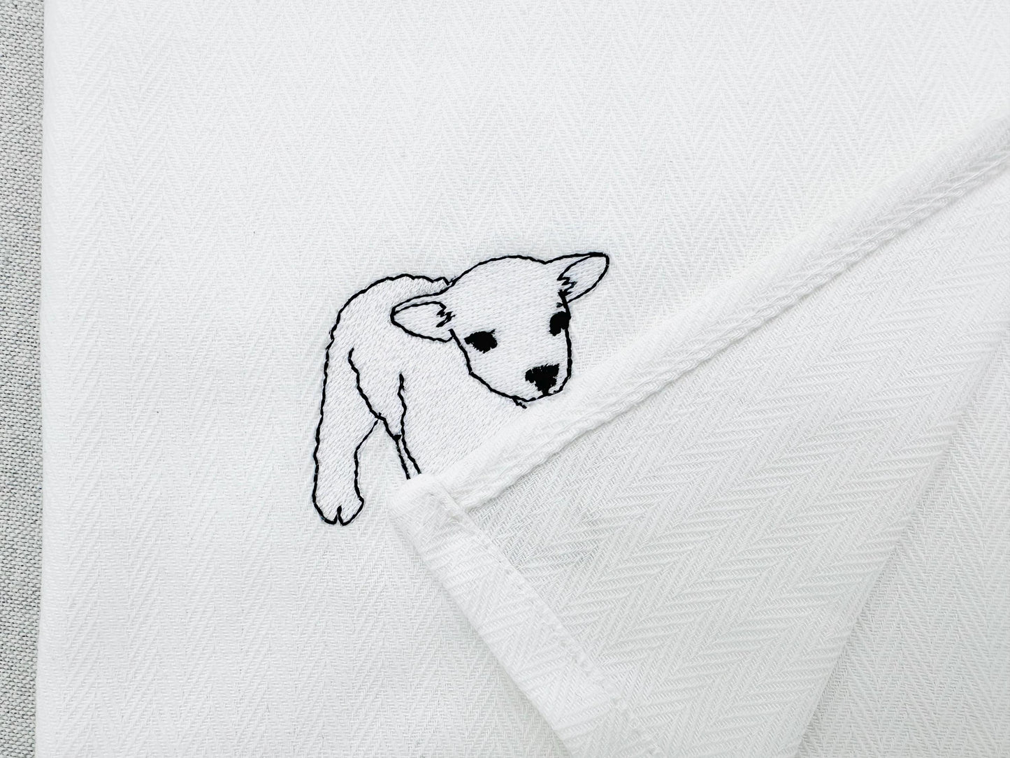 Playing Little Lamb Baby Sheep kitchen dish towel Farm animal kids machine embroidery designs ITH