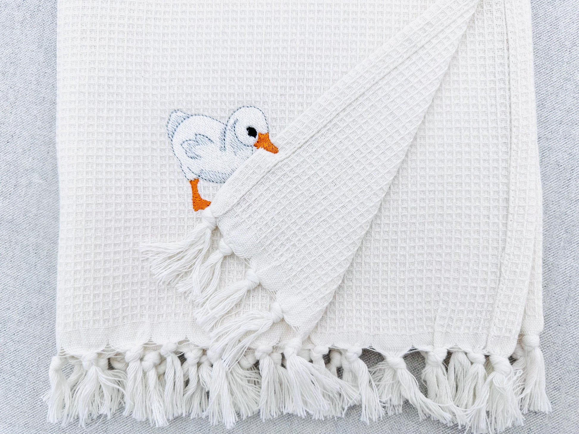Playing Baby Goose Gosling Animal Thief kitchen dish towel Farm bird Mama machine embroidery designs ITH