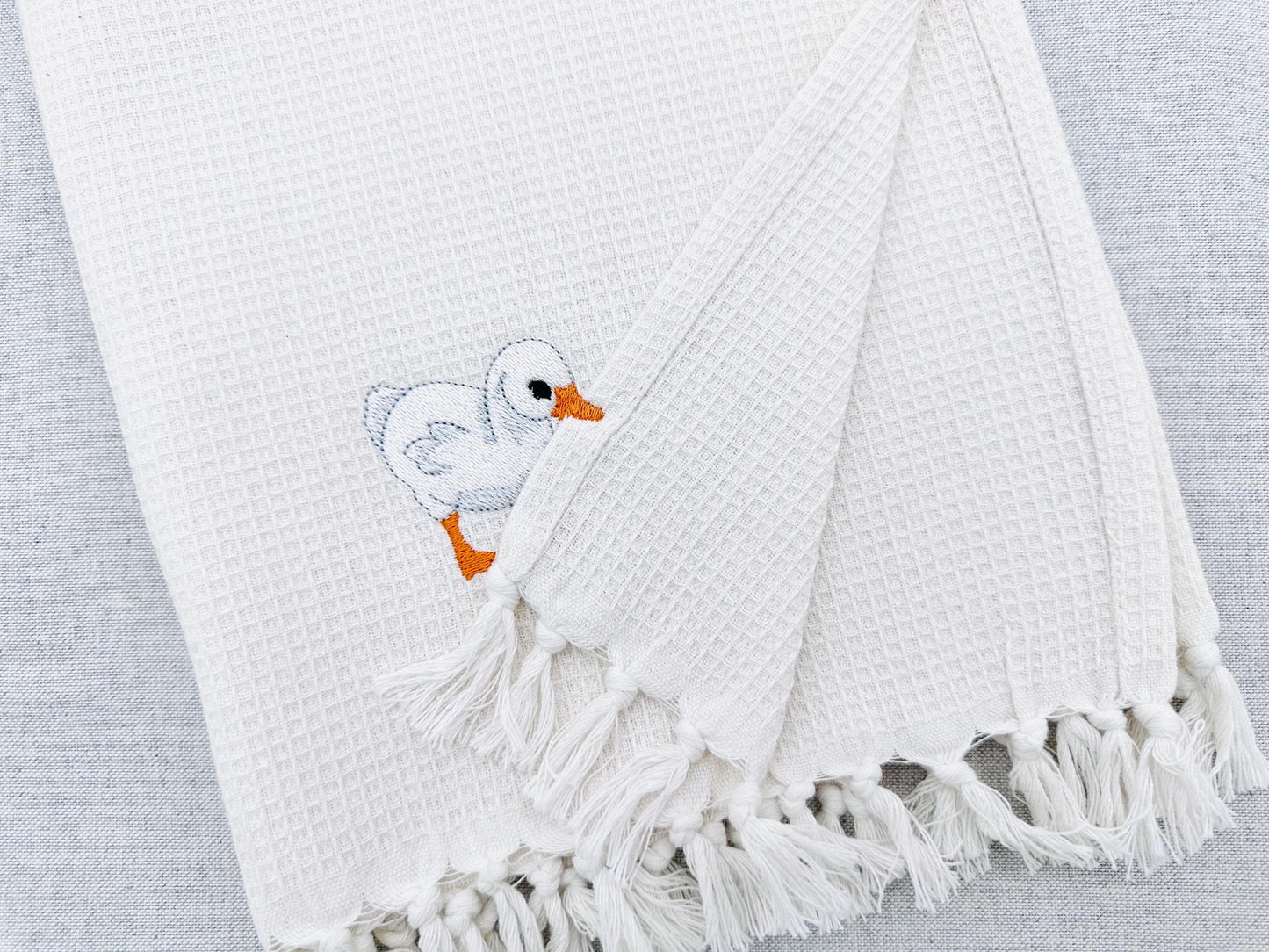 Playing Baby Goose Gosling Animal Thief kitchen dish towel Farm bird Mama machine embroidery designs ITH