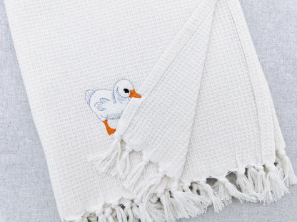 Playing Baby Goose Gosling Animal Thief kitchen dish towel Farm bird Mama machine embroidery designs ITH