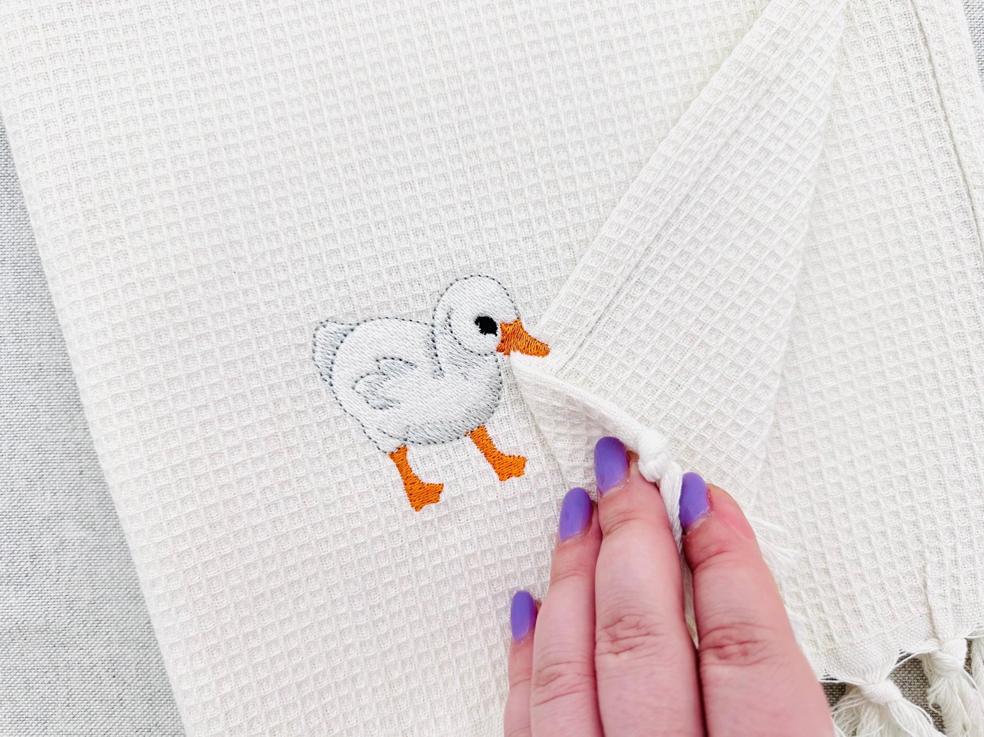 Playing Baby Goose Gosling Animal Thief kitchen dish towel Farm bird Mama machine embroidery designs ITH