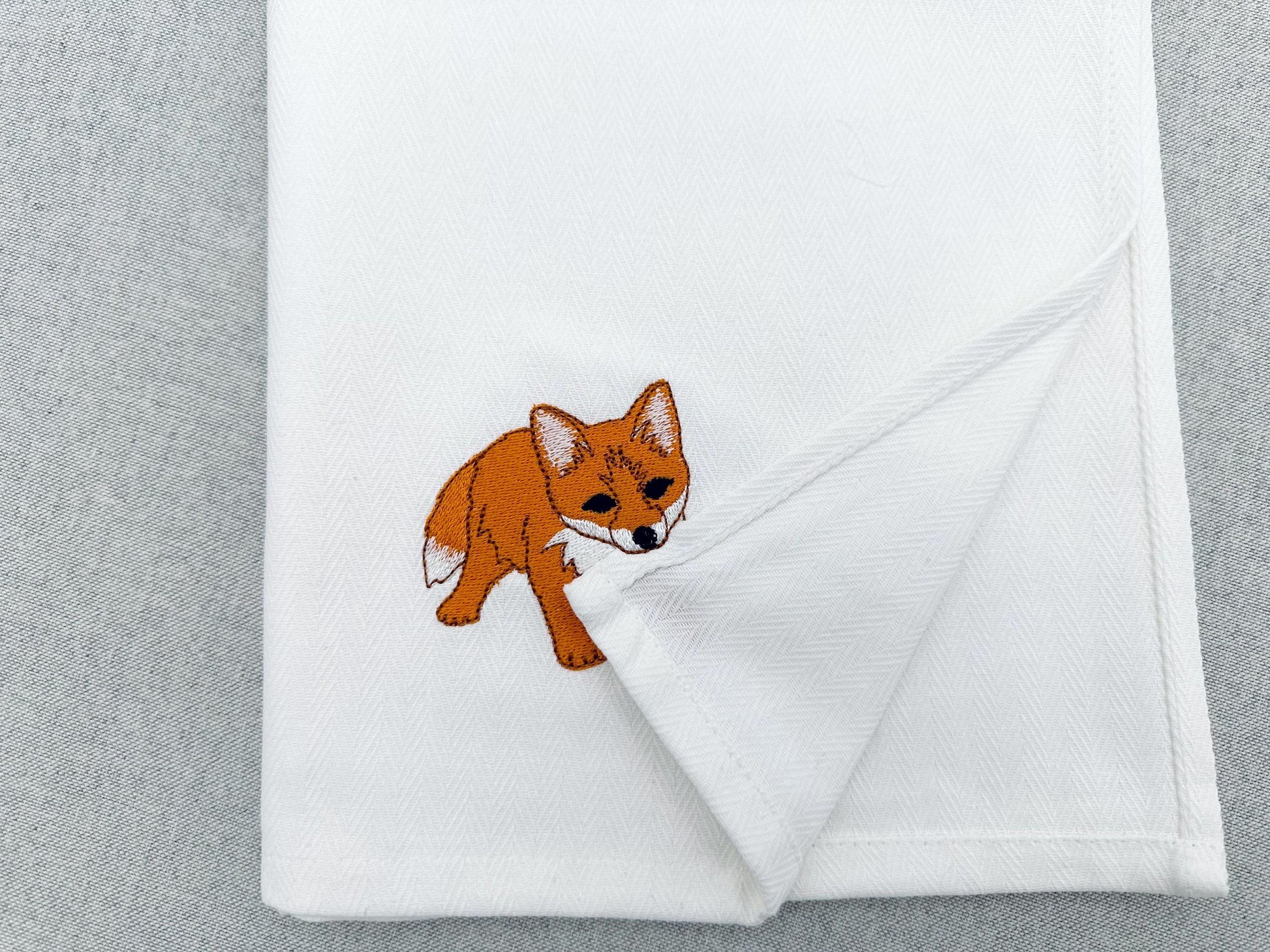 Playing Little Baby Fox Cub kitchen dish towel wild animal Thief kids machine embroidery designs ITH