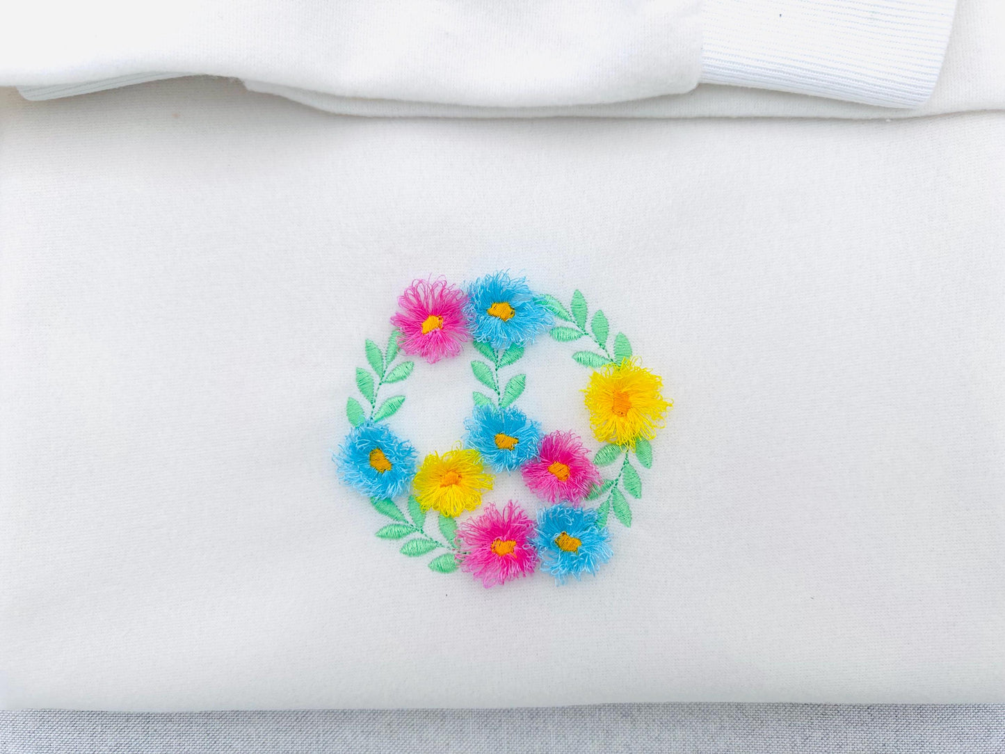 Fringed Floral Peace Sign Leaf and Flower Fluffy Fringe chenille daisy machine embroidery designs