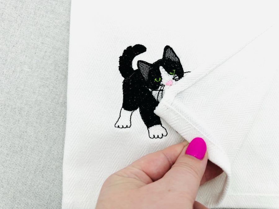 Playing Tuxedo Kitty Cat kitchen dish towel pet animal Thief kids machine embroidery designs ITH