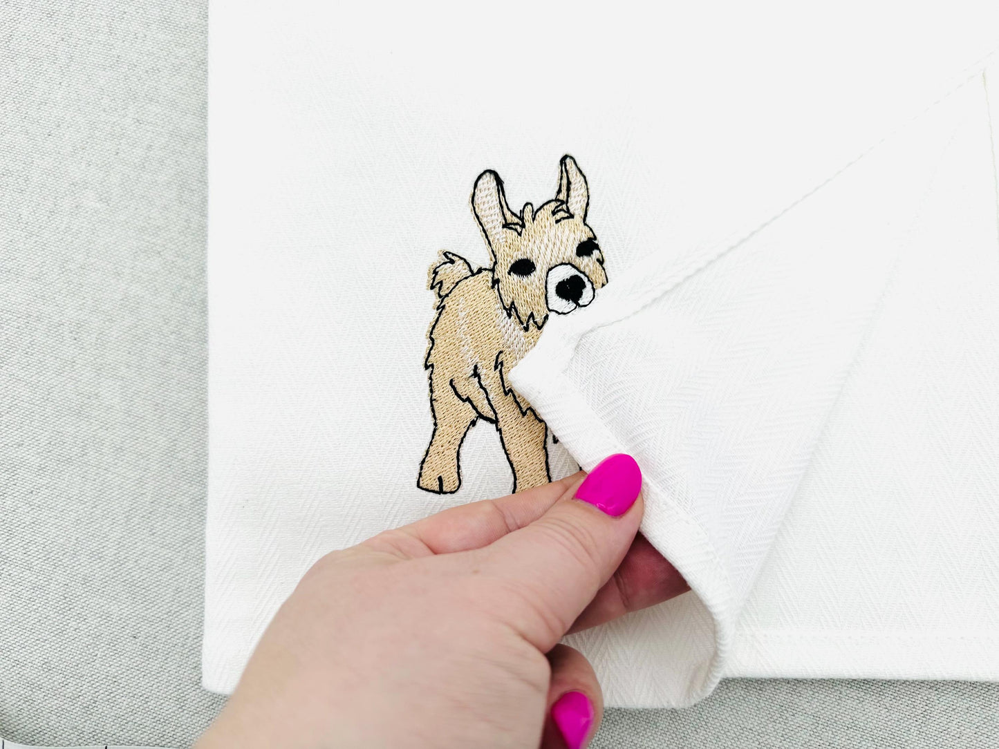 Playing Baby Llama Cria Alpaca kitchen dish towel Farm animal Thief kids machine embroidery designs ITH