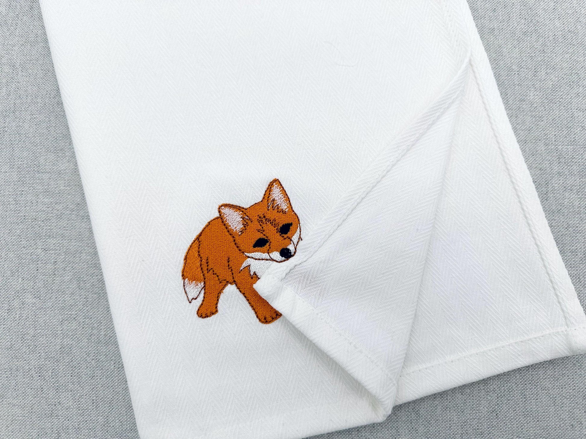 Playing Little Baby Fox Cub kitchen dish towel wild animal Thief kids machine embroidery designs ITH