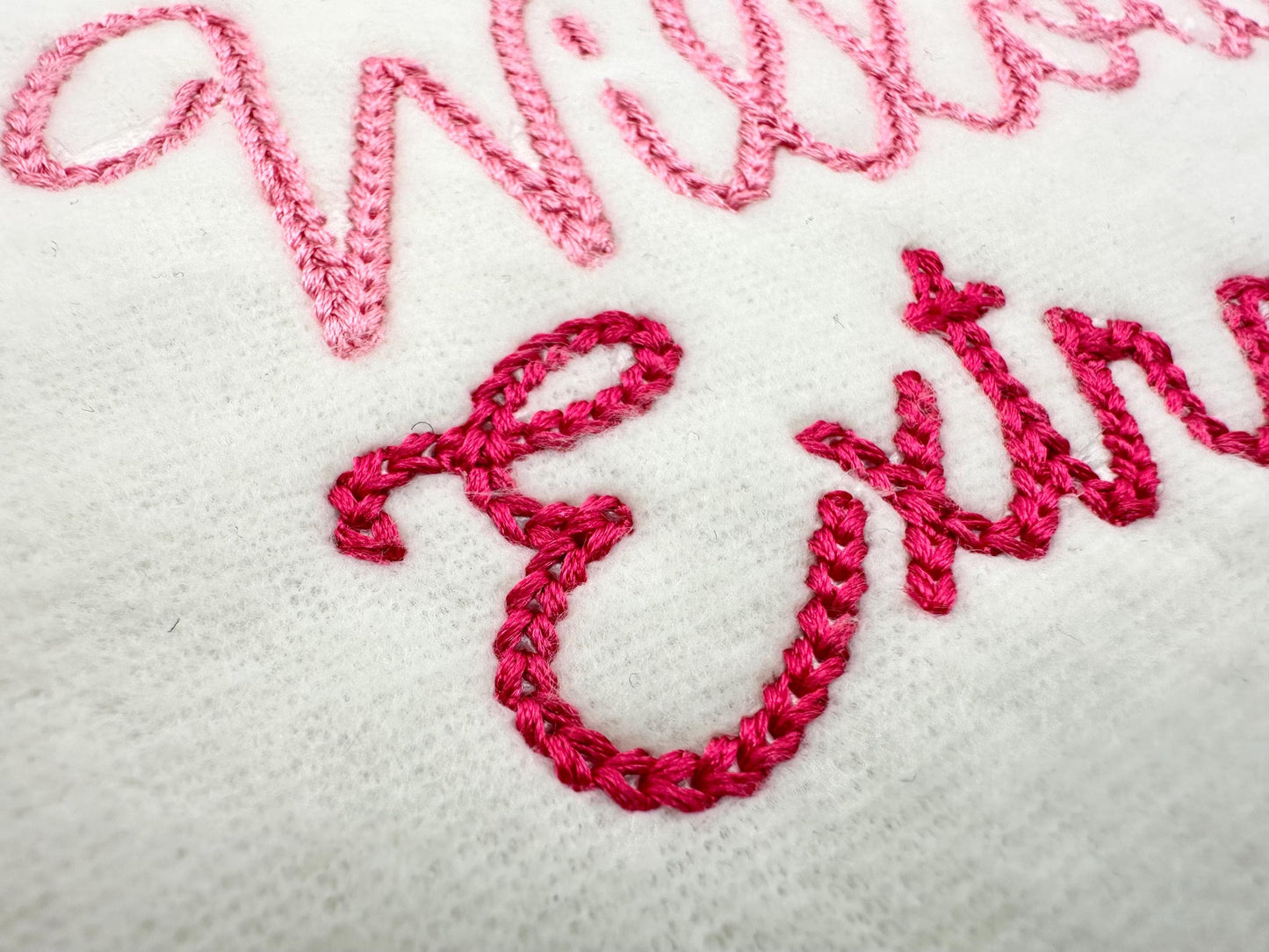 Tiny Chain Script Font