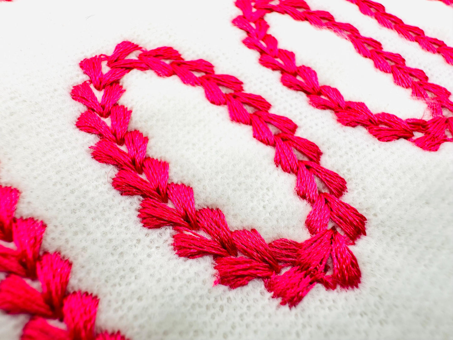 Extra Bold Mini Chain Font Summer