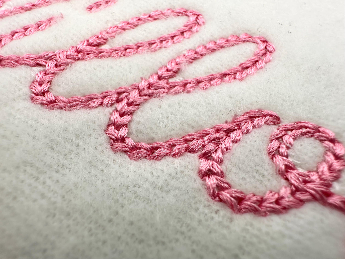 Tiny Chain Script Font