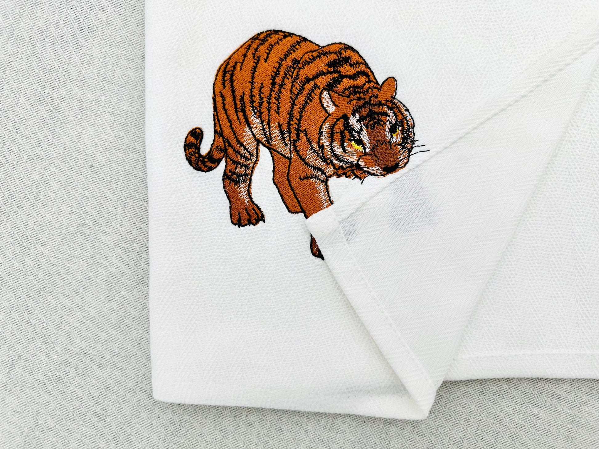 Tiger stealing kitchen dish towel wild cat animal thief machine embroidery designs ITH