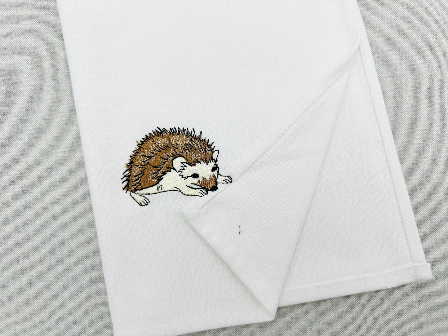 Playing Little Hedgehog stealing kitchen dish towel animal thief kids machine embroidery designs ITH