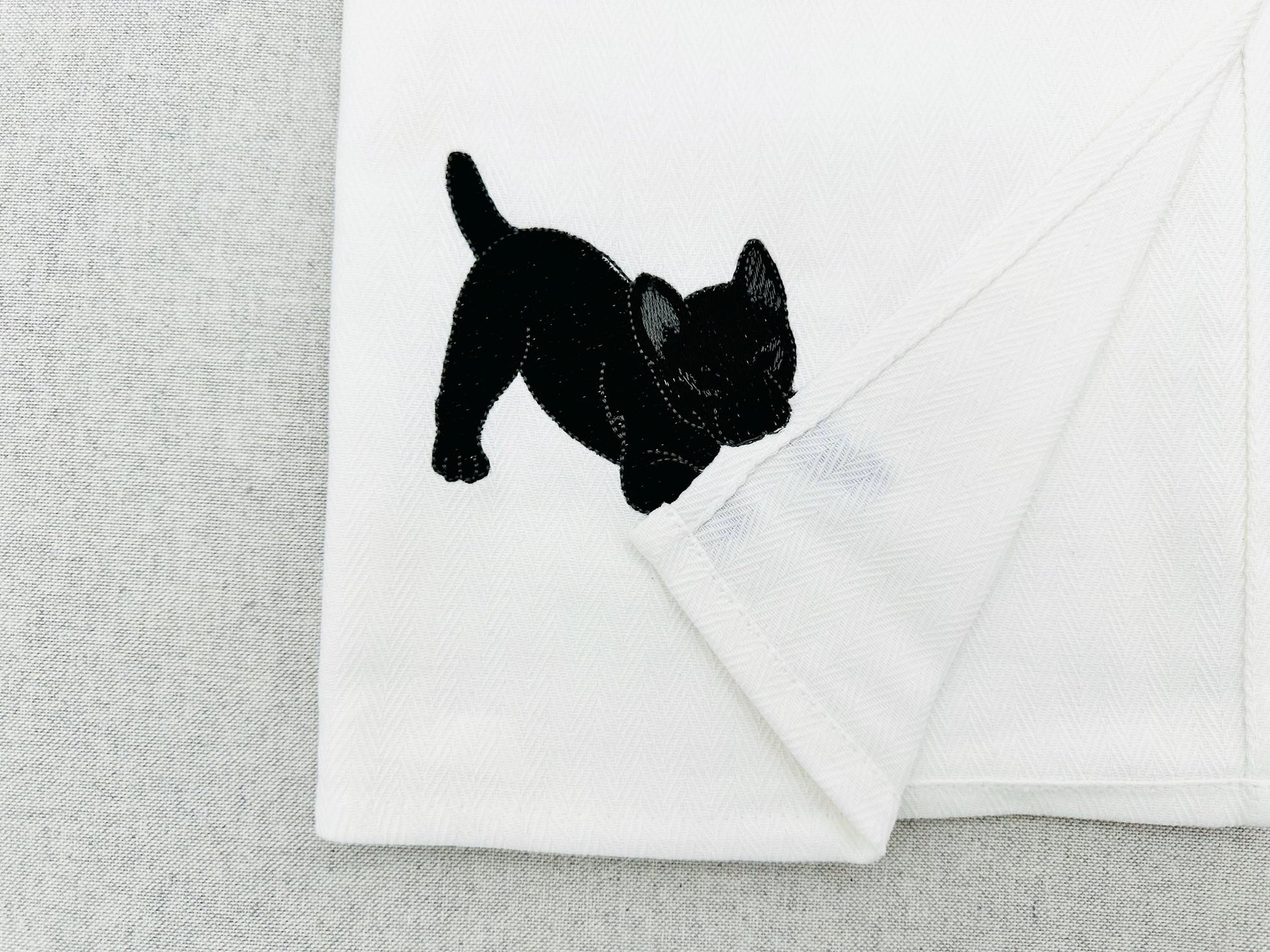 Playing Schipperke Puppy Dog Mama kitchen dish towel pet animal Thief machine embroidery designs ITH