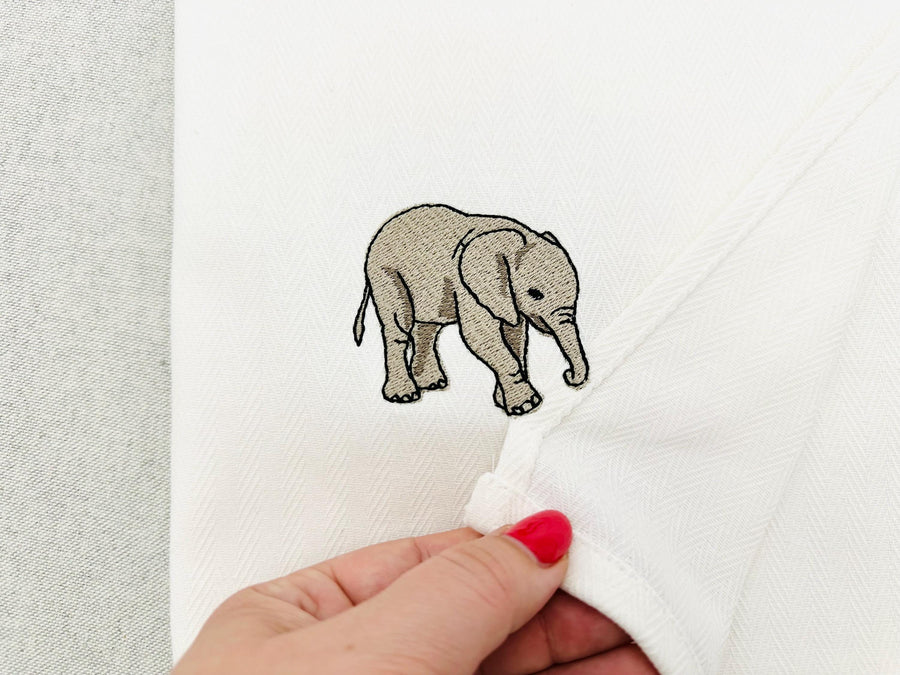 Playing Little Baby Elephant kitchen dish towel animal thief machine embroidery designs ITH