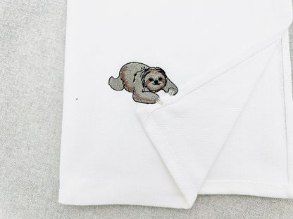 Cute Playing Little Sloth stealing kitchen dish towel wild animal thief machine embroidery designs ITH