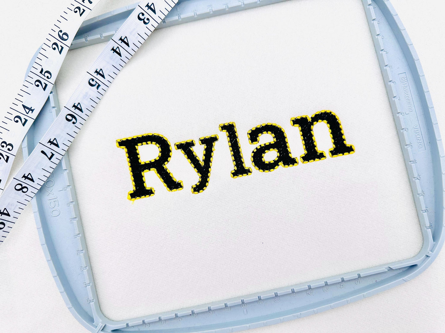 Fill stitch Font Roland