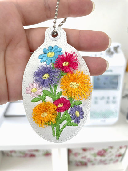 Fringed Floral Bouquet Eyelet summer flower bag tag charm simply in the hoop machine embroidery designs keychain ITH