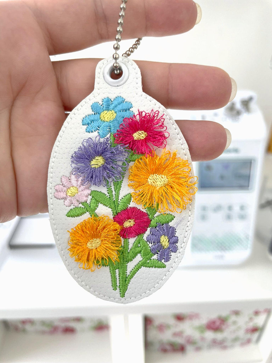 Fringed Floral Bouquet Eyelet summer flower bag tag charm simply in the hoop machine embroidery designs keychain ITH