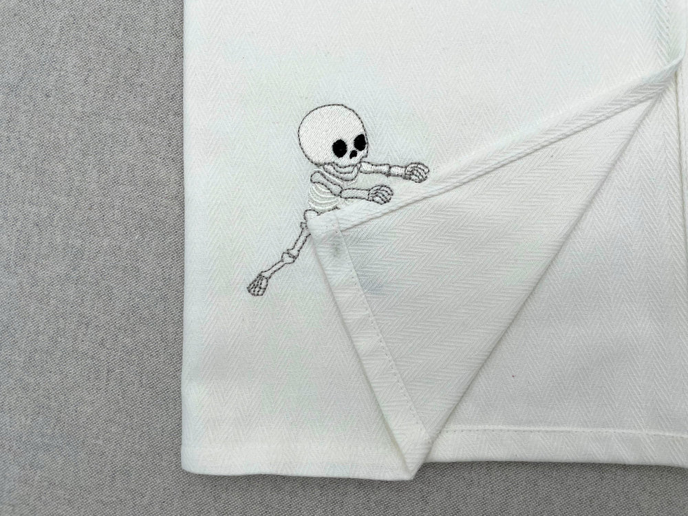 Spooky Skeleton Toddler Halloween Thief – machine embroidery design by Artapli, photo 2