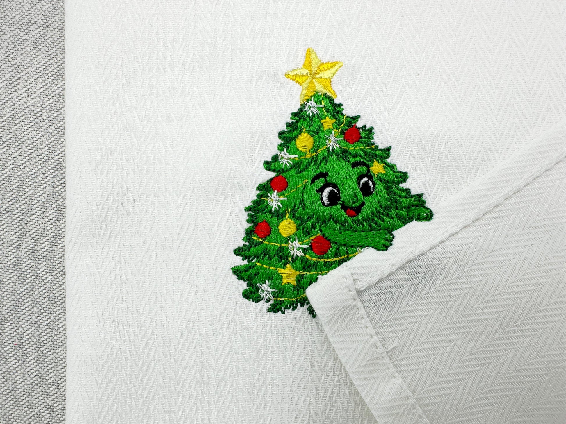 Lovely Christmas Tree stealing kitchen dish towel Thief kids machine embroidery designs ITH gift idea