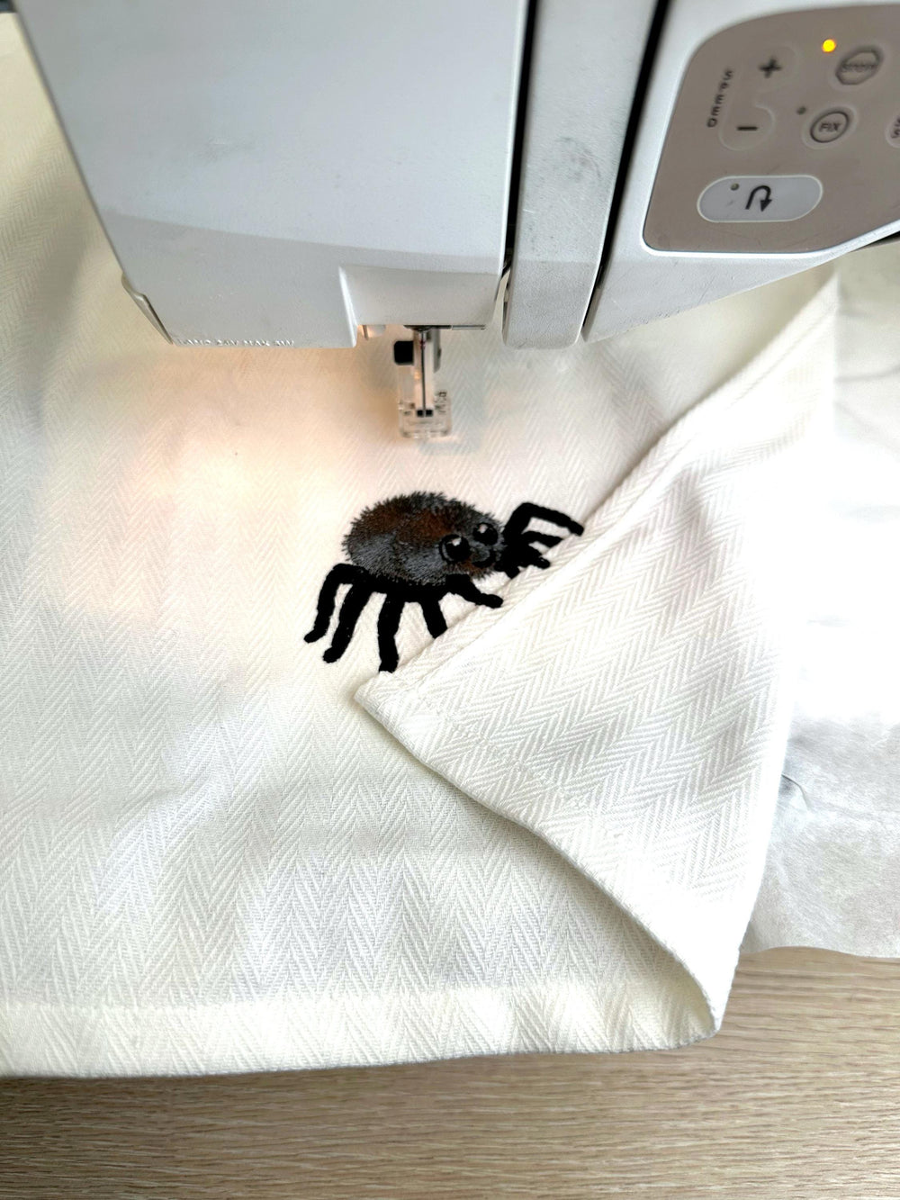 Spooky Spider Halloween Thief – machine embroidery design by Artapli, photo 3
