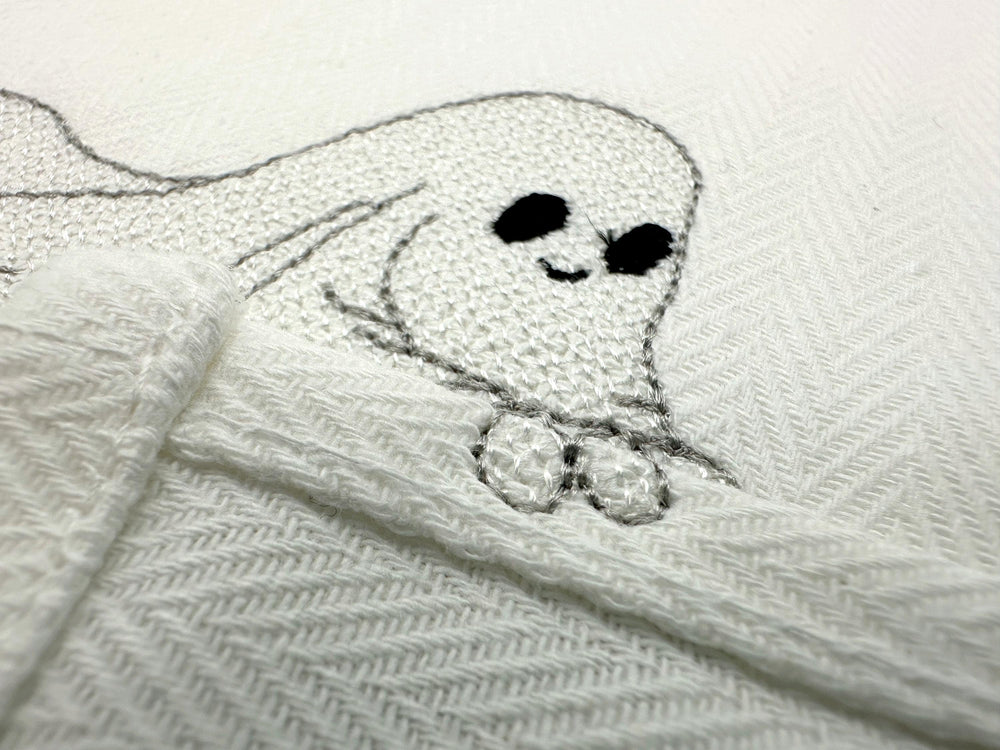 Spooky Ghost Halloween Thief – machine embroidery design by Artapli, photo 2