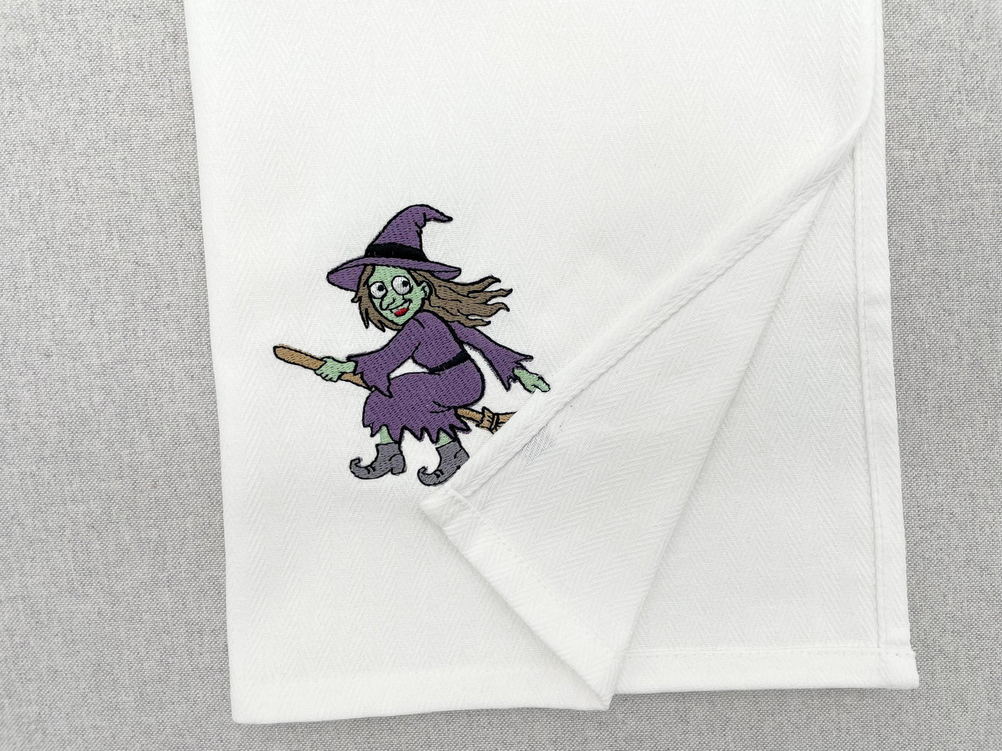 Halloween Witch Flying on Broom stealing kitchen dish towel animal thief kids machine embroidery designs ITH