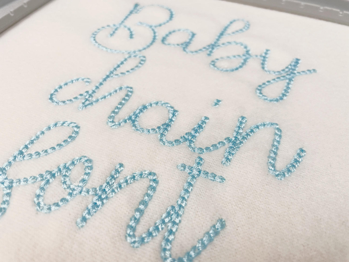 Bold Chain Font Barley