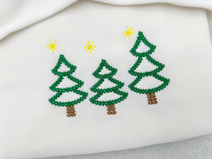 Árboles de Navidad del bosque con efecto de hilo grueso