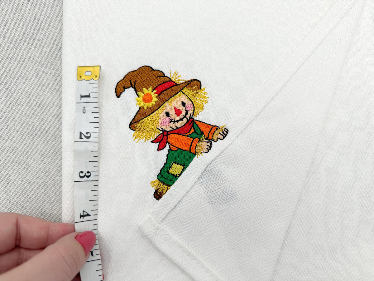 Playful Scarecrow Towel Thief