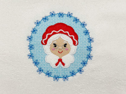 Embossed Mrs Santa Claus – machine embroidery design by Artapli, photo 6