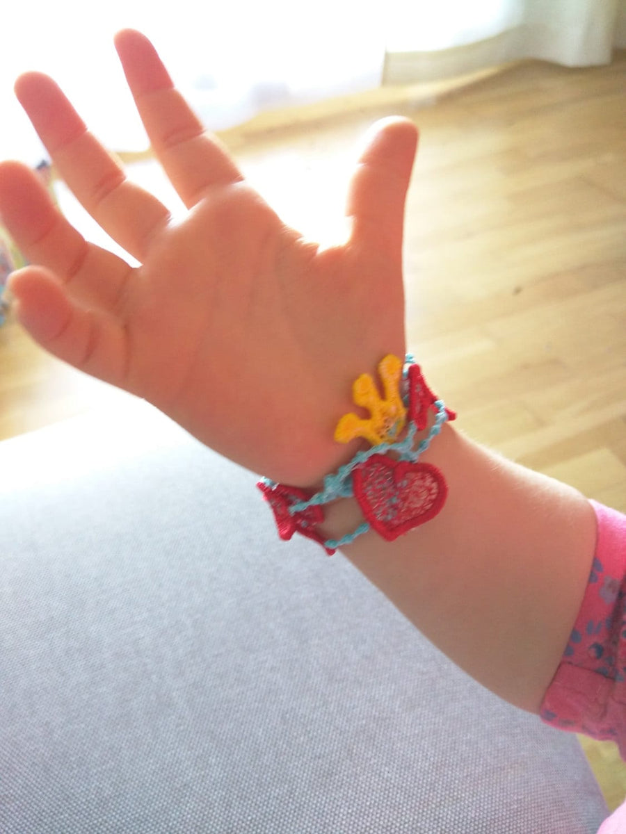 Lace bracelet for Princess baby FSL free standing lace jewelry bracelet machine embroidery design 4x4 with crown and hearts