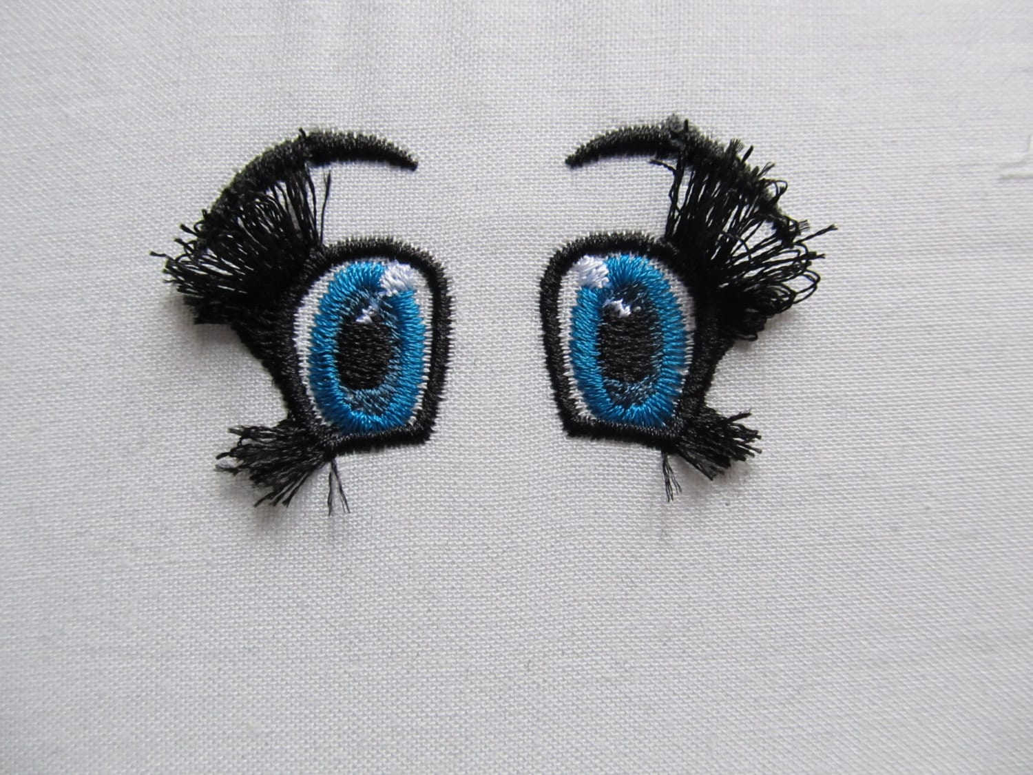 Fringed, fluffy, flare lashes dolls – Fluffy embroidery design by Artapli